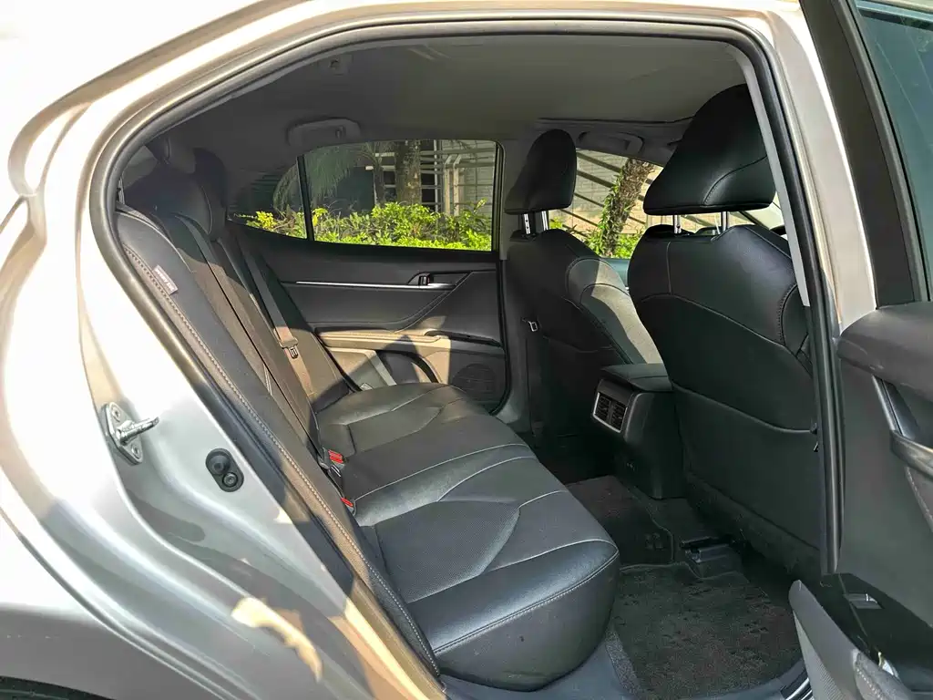 Toyota Camry — миниатюра 29