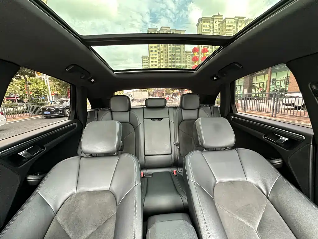 Porsche Macan — миниатюра 15