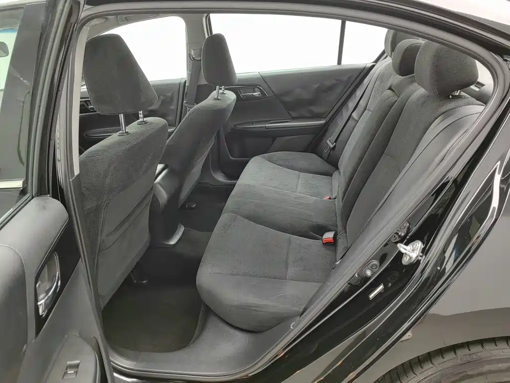 Honda Accord — миниатюра 15