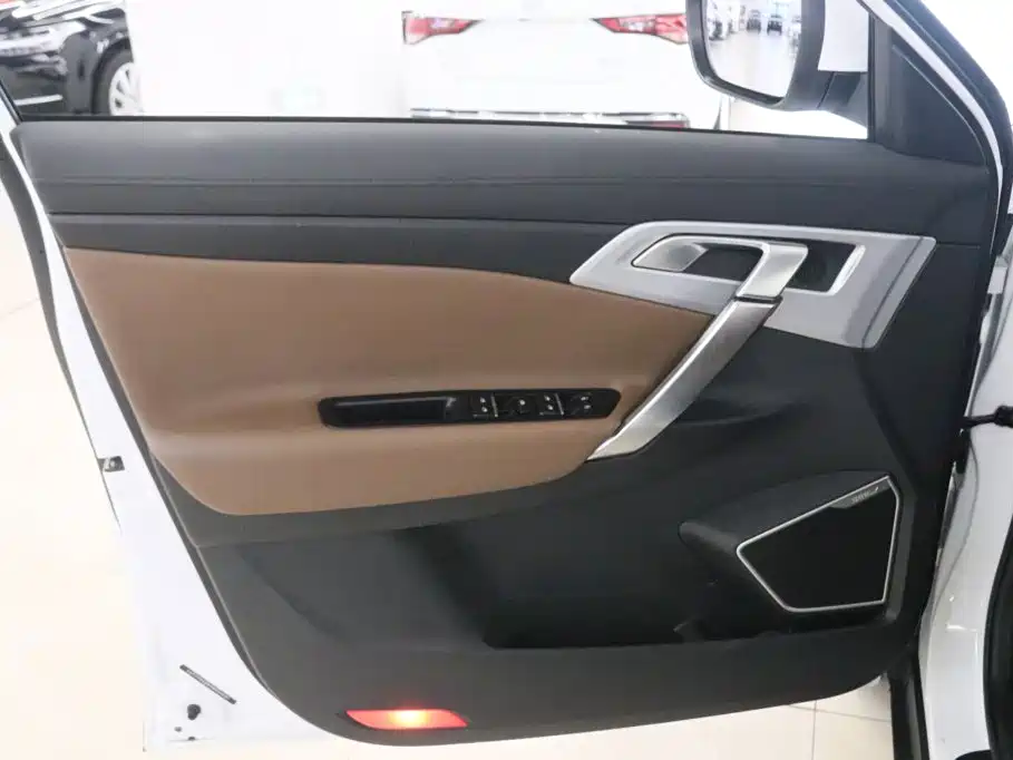 Geely Boyue — миниатюра 12