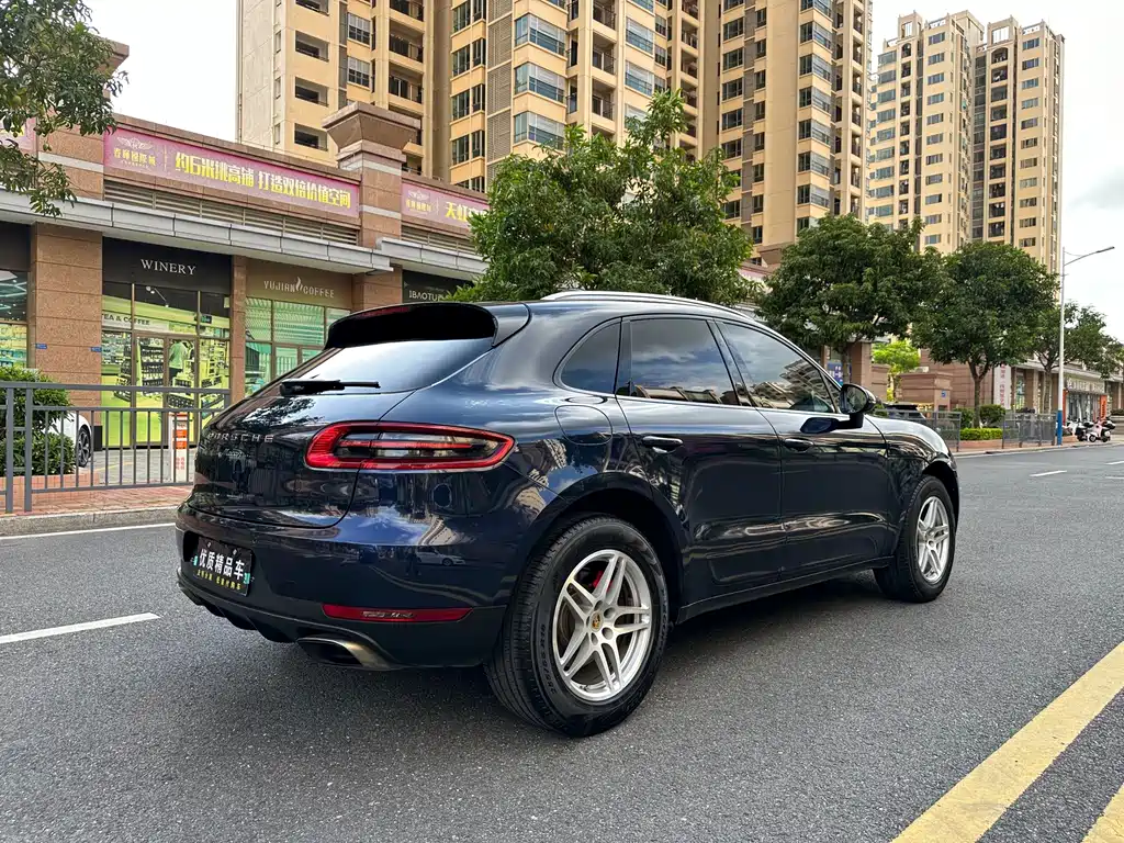 Porsche Macan — миниатюра 8