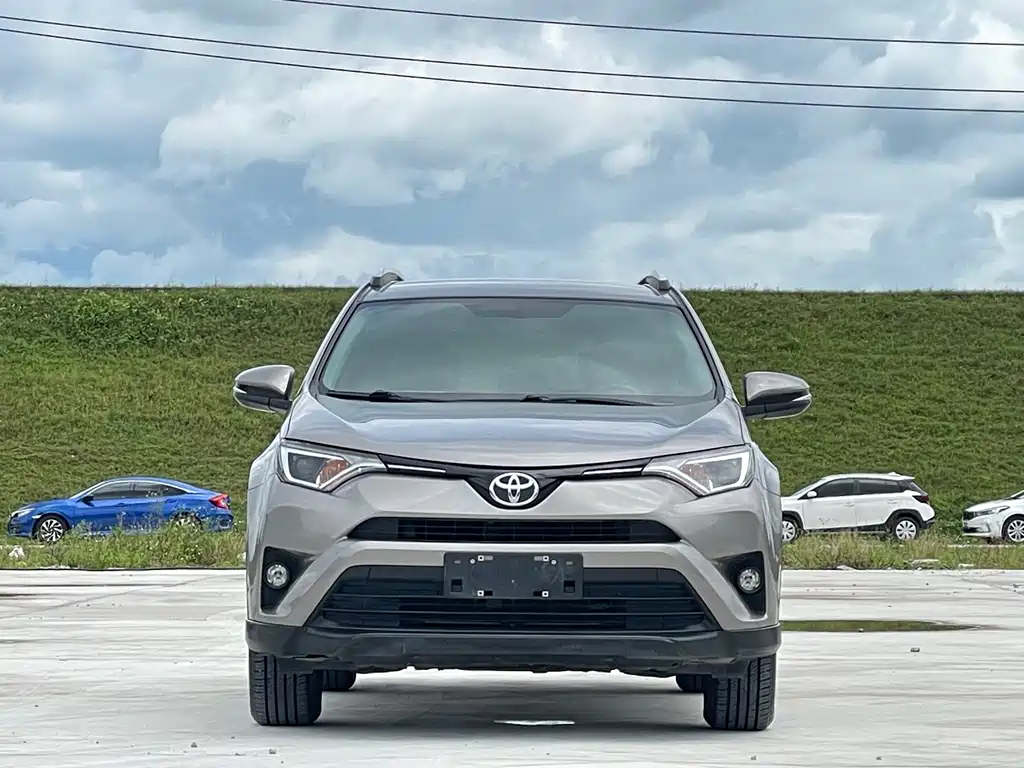 Toyota RAV4 — миниатюра 2