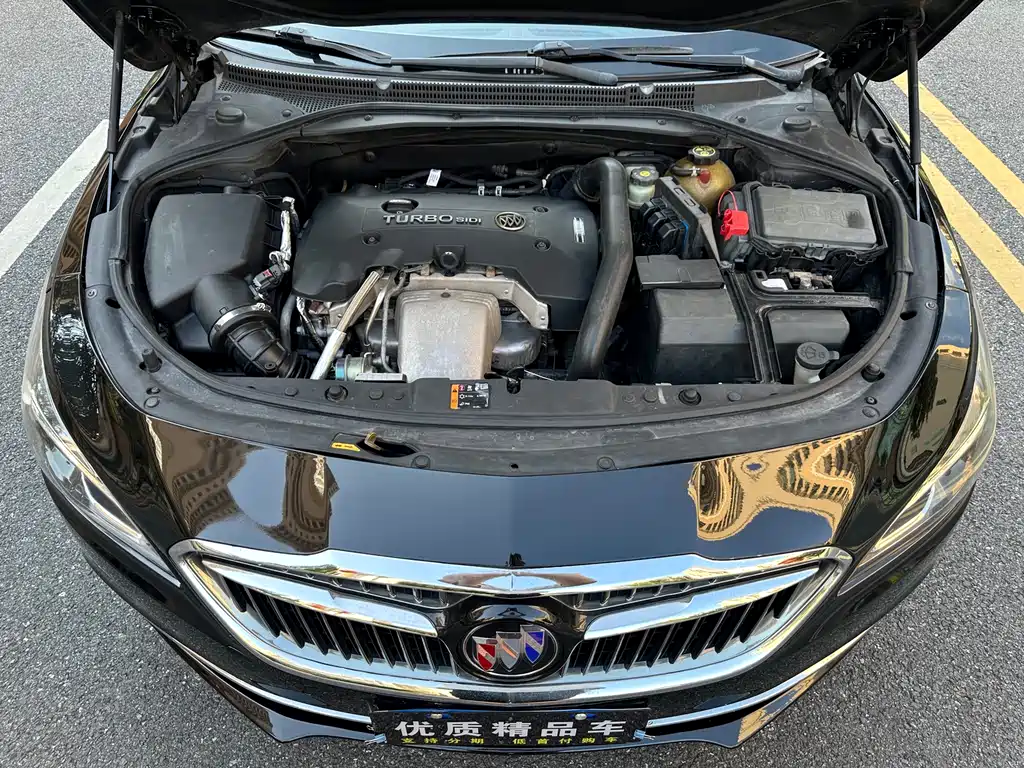 Buick LaCrosse — миниатюра 10