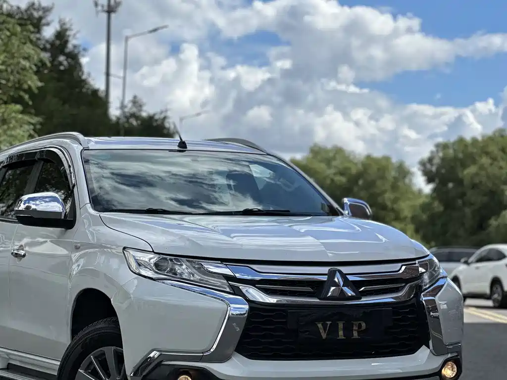 Mitsubishi Pajero Sport (Import) — миниатюра 10