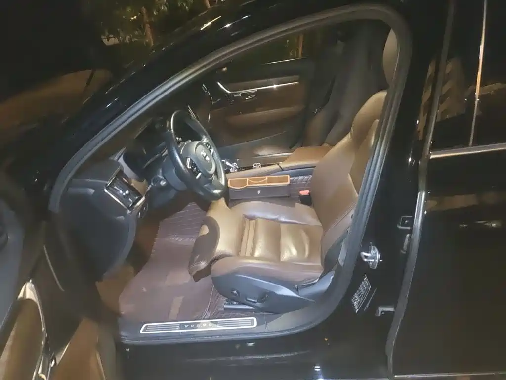 Volvo S90 — миниатюра 11