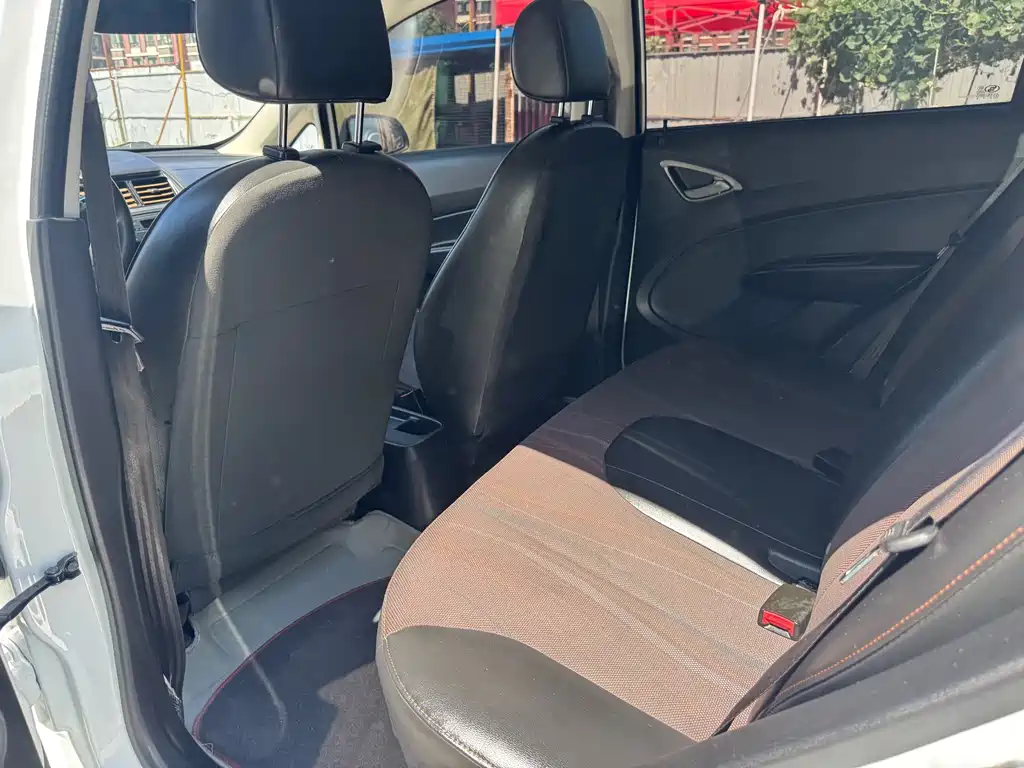 Chevrolet Sail — миниатюра 7