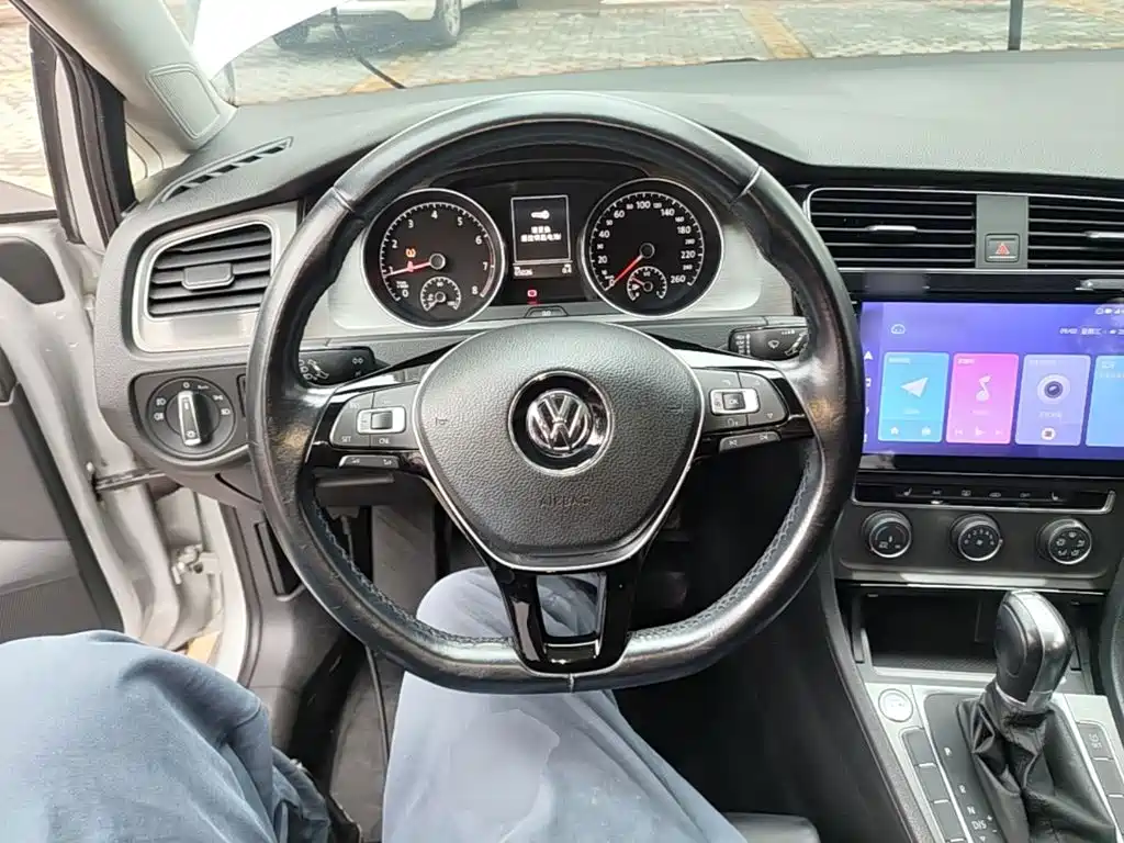 Volkswagen Golf — миниатюра 11