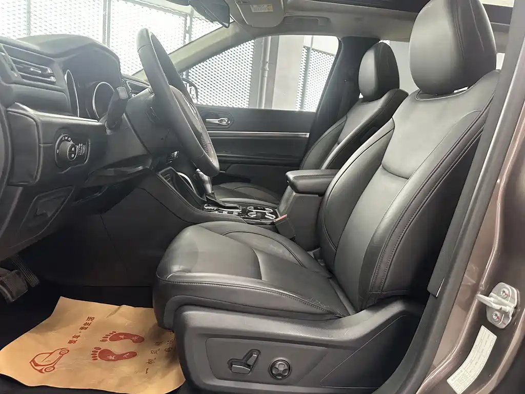 Jeep Grand Commander — миниатюра 7