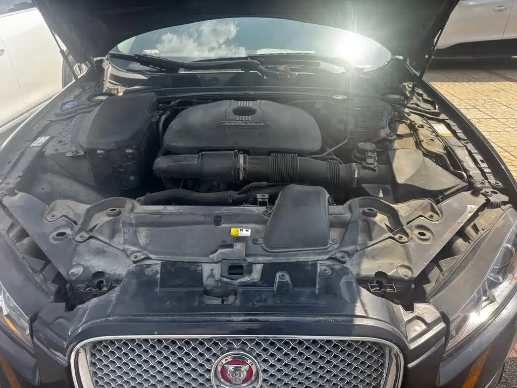 Jaguar XF — миниатюра 4