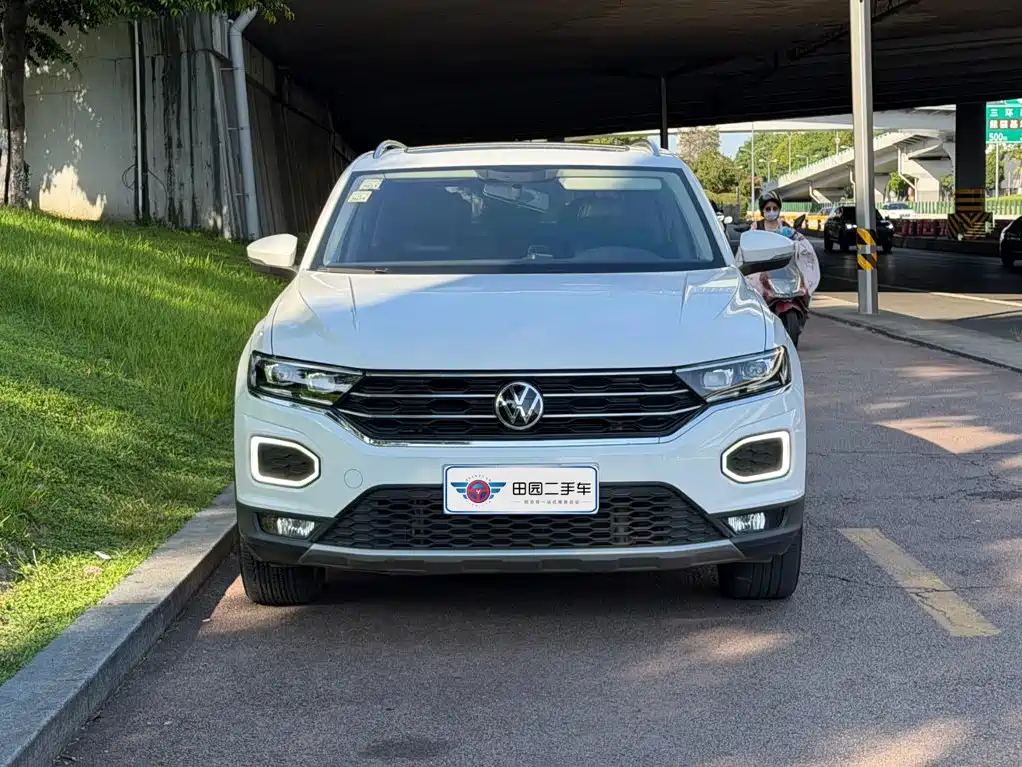 Volkswagen T-Roc — миниатюра 2