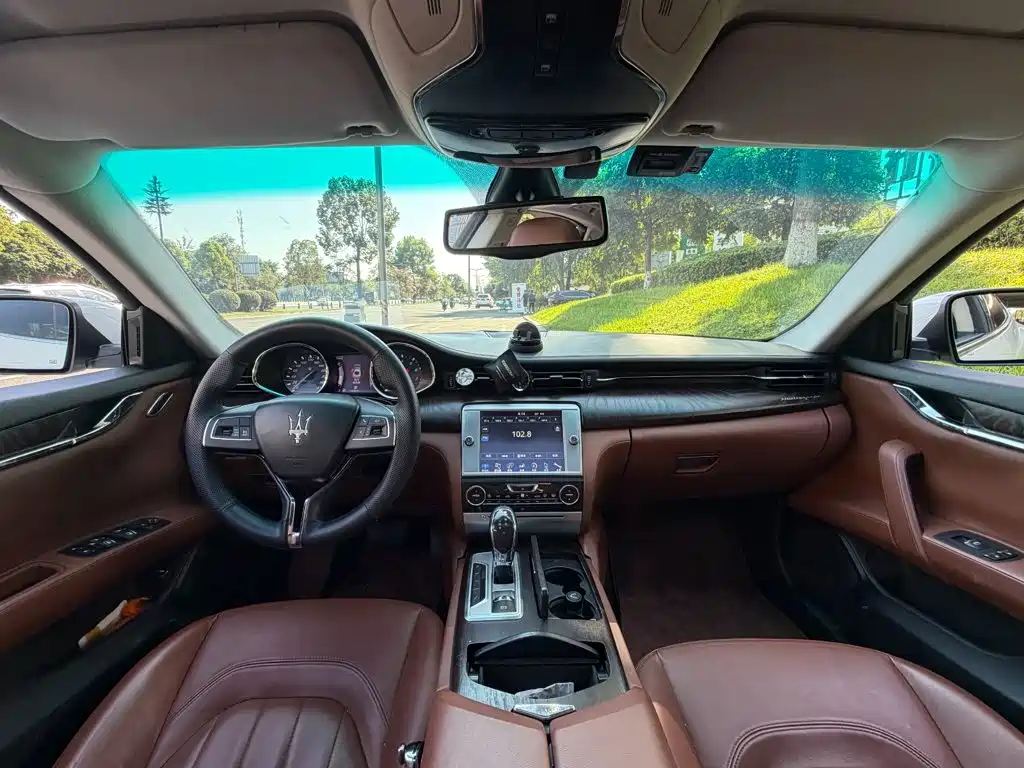 Maserati Quattroporte — миниатюра 13