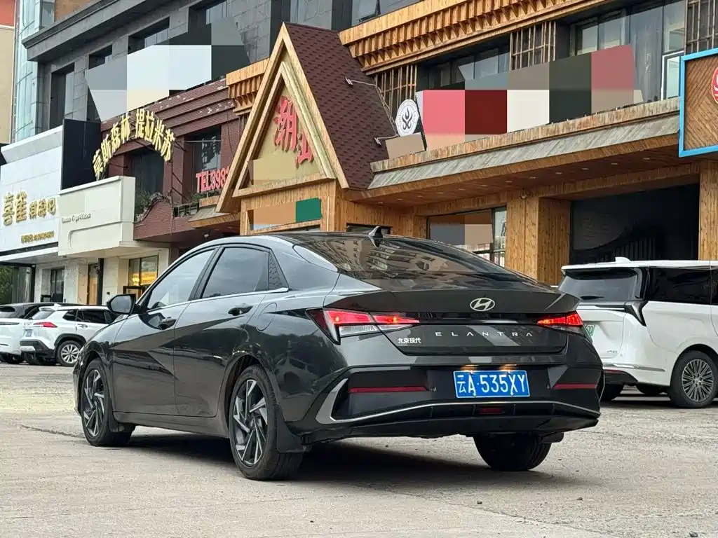 Hyundai Elantra — миниатюра 13