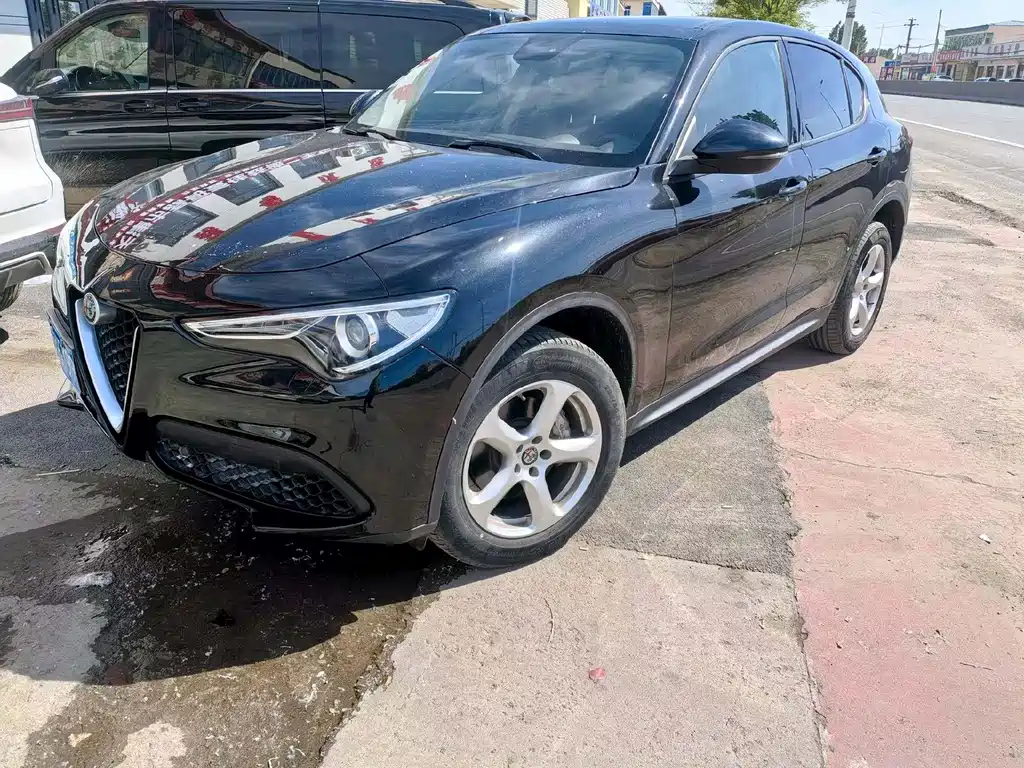 Alfa Romeo Stelvio 2019