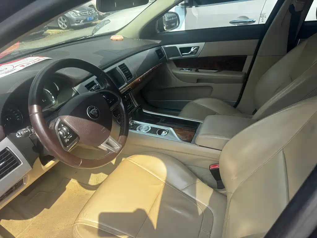 Jaguar XF — миниатюра 11