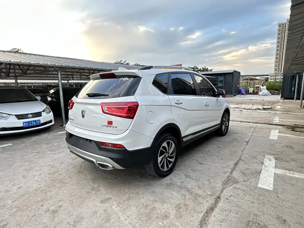 Baojun 560 2017 1.5T DCT Flagship 7 мест