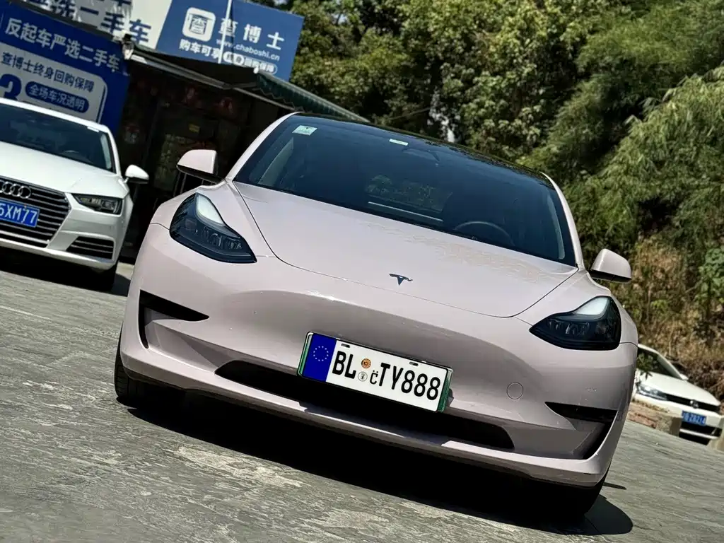 Tesla Model 3 — миниатюра 5