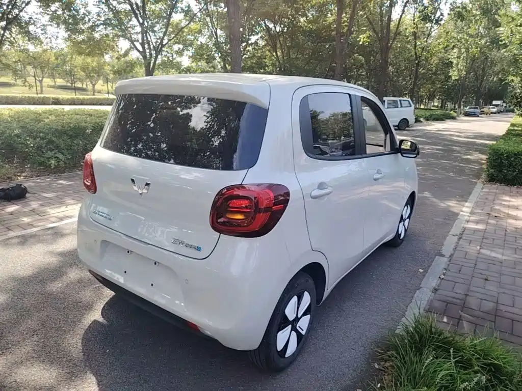 Wuling MINIEV — миниатюра 7