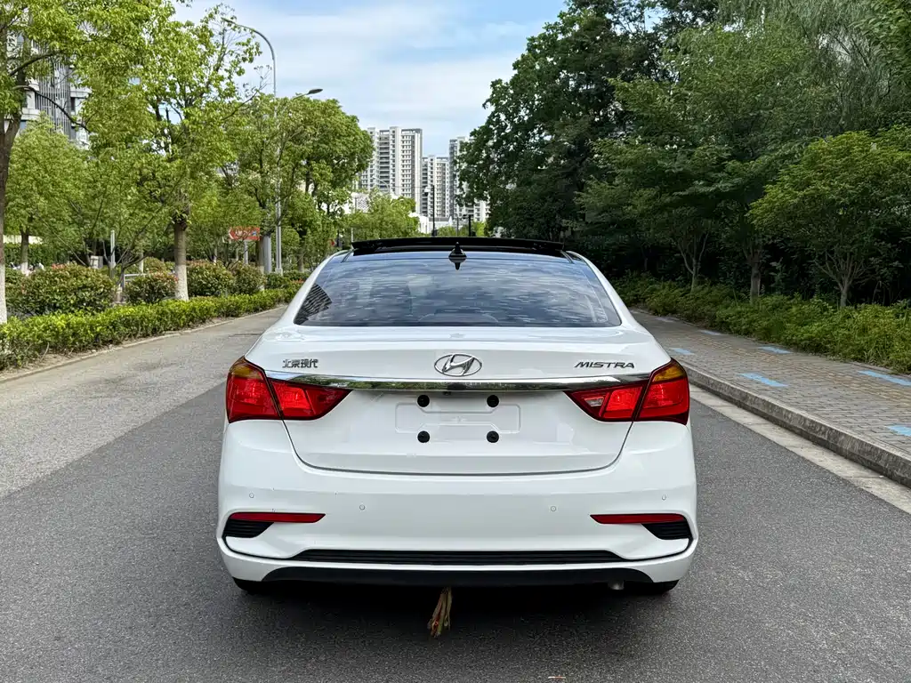 Hyundai Mistra 2019 1.8L AT GLS V