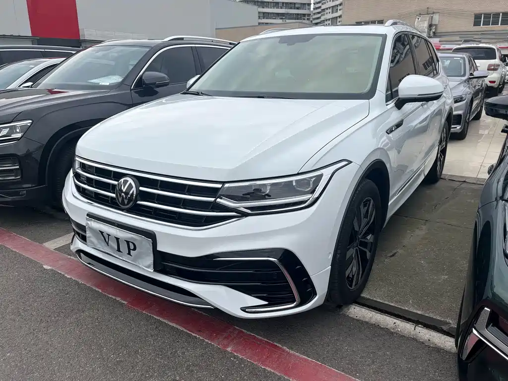 Volkswagen Tiguan L 2024