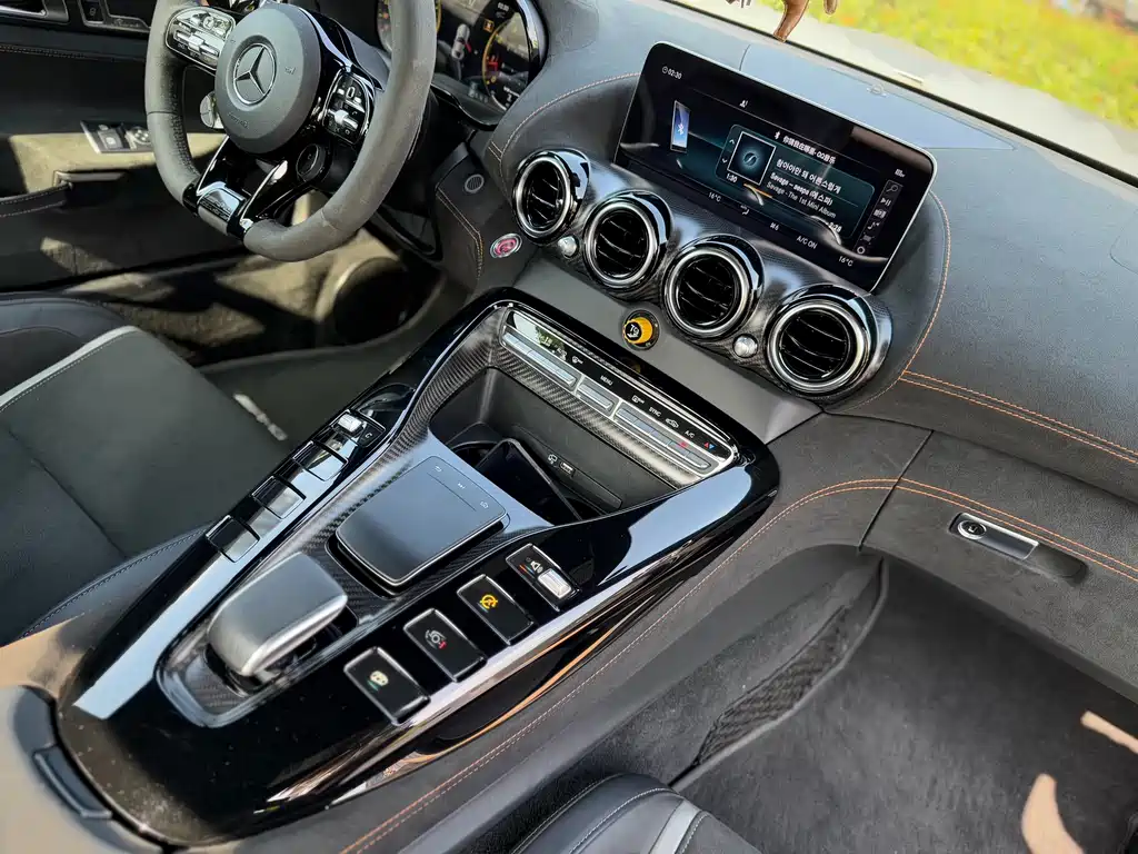 MERCEDES-BENZ AMG GT