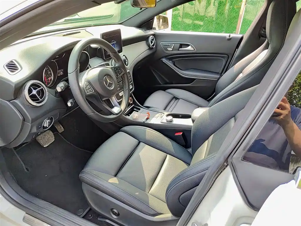 Mercedes-Benz CLA 2017 CLA 200 Fashion