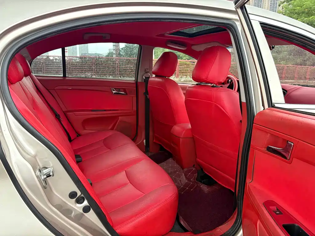 Roewe 350 — миниатюра 10