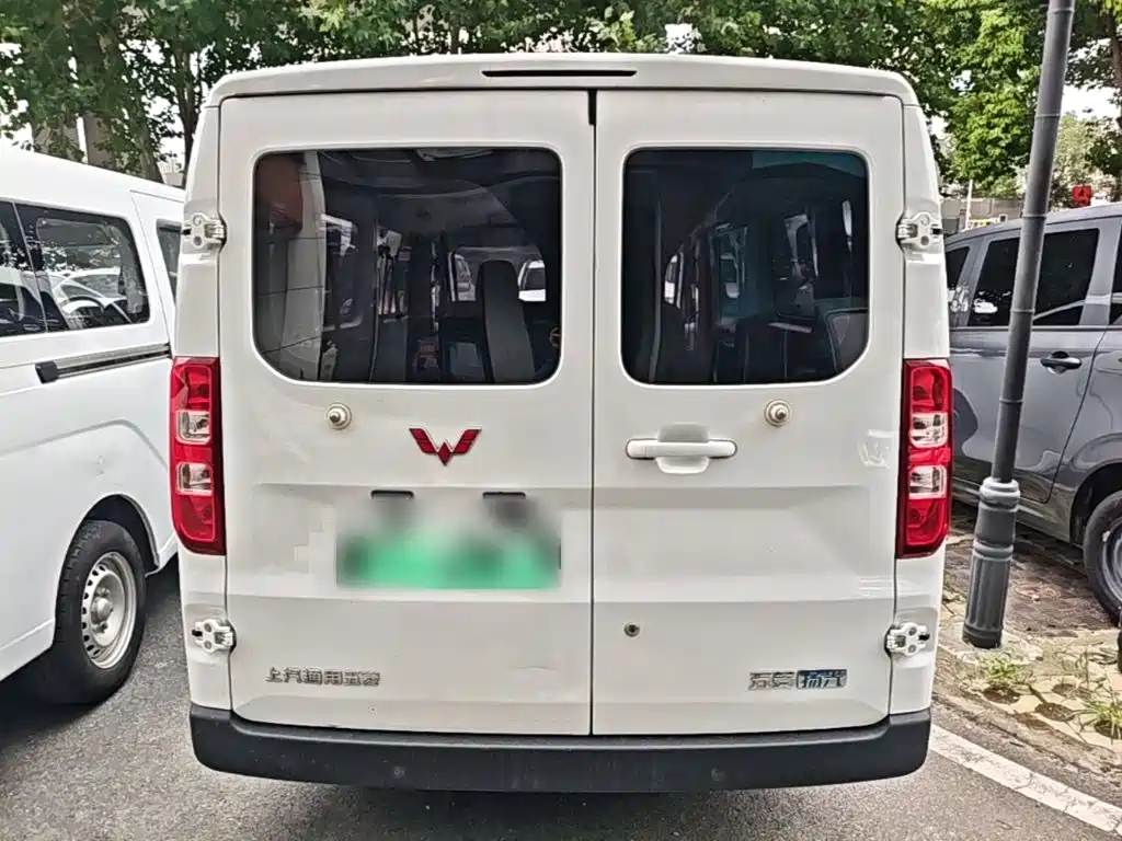 Wuling Yangguang — миниатюра 6