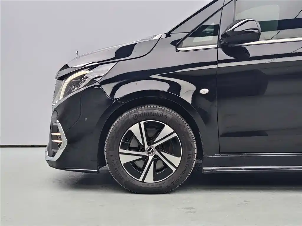 Mercedes-Benz Vito 2024 2.0T 7 мест