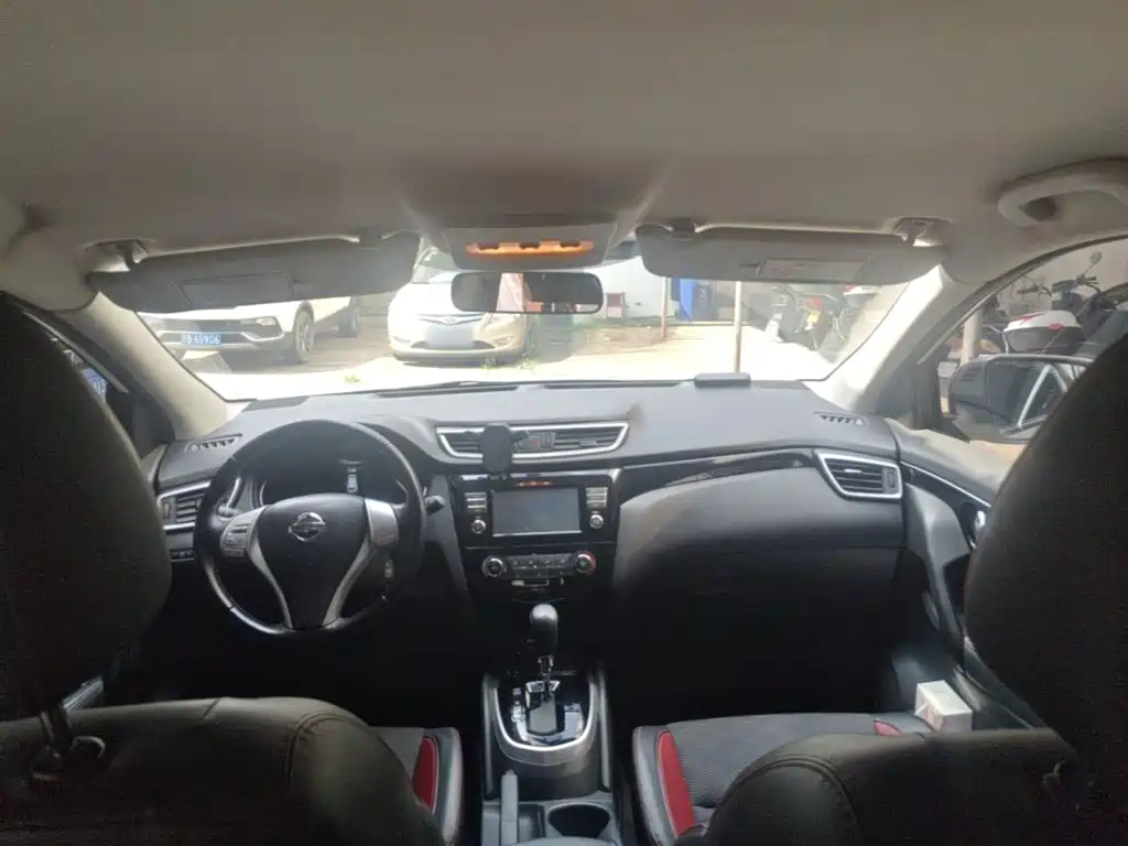 Nissan Qashqai 2017 2.0L CVT Smart V