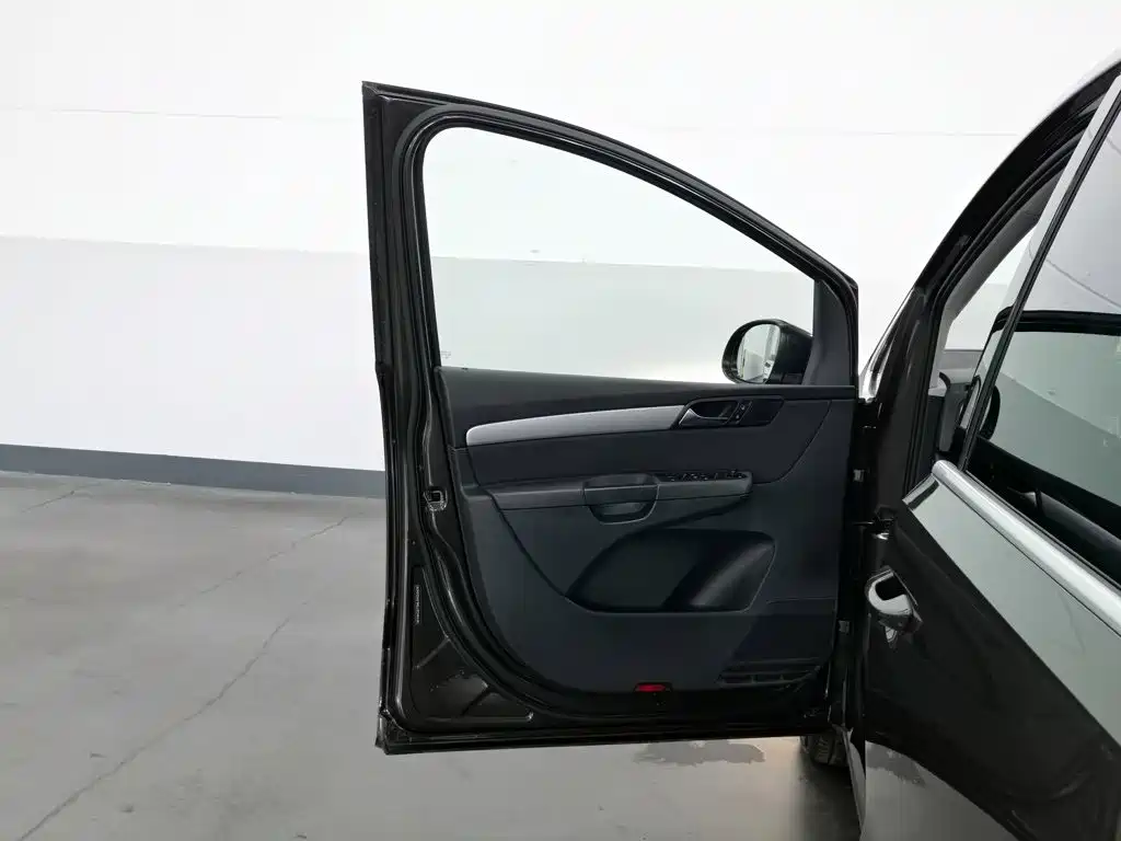 Volkswagen Sharan — миниатюра 8