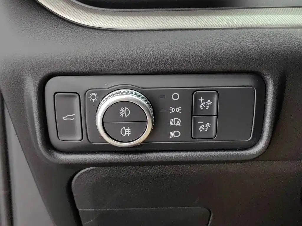 Ford Explorer — миниатюра 21