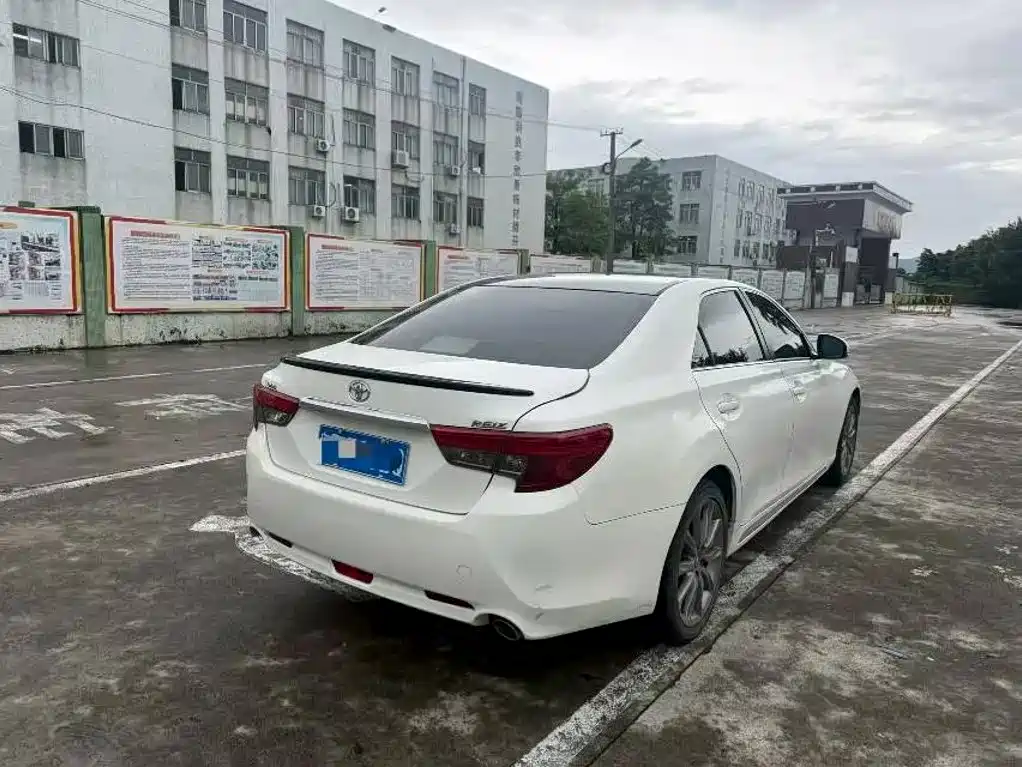 Toyota Reiz — миниатюра 8