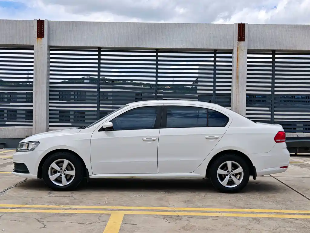 Volkswagen Lavida — миниатюра 4