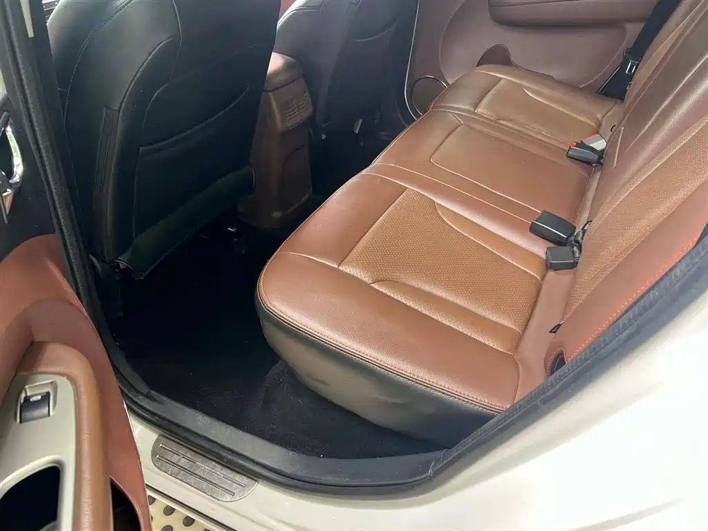 Dongfeng X5 2016 1.6L MT Luxury