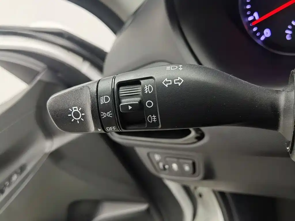 Hyundai Elantra — миниатюра 21