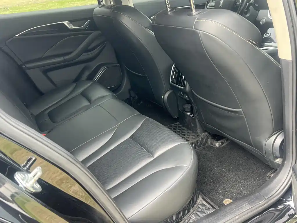 Bestune B70 2023 1.5T AT 70