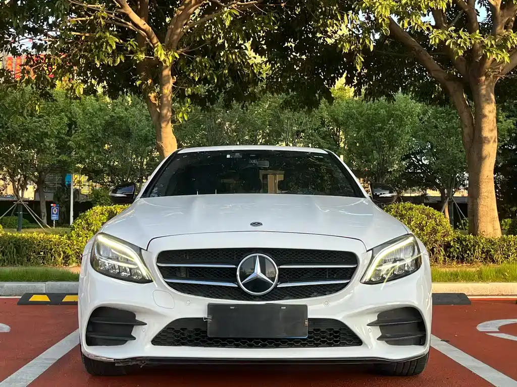 Mercedes-Benz C-Class — миниатюра 2
