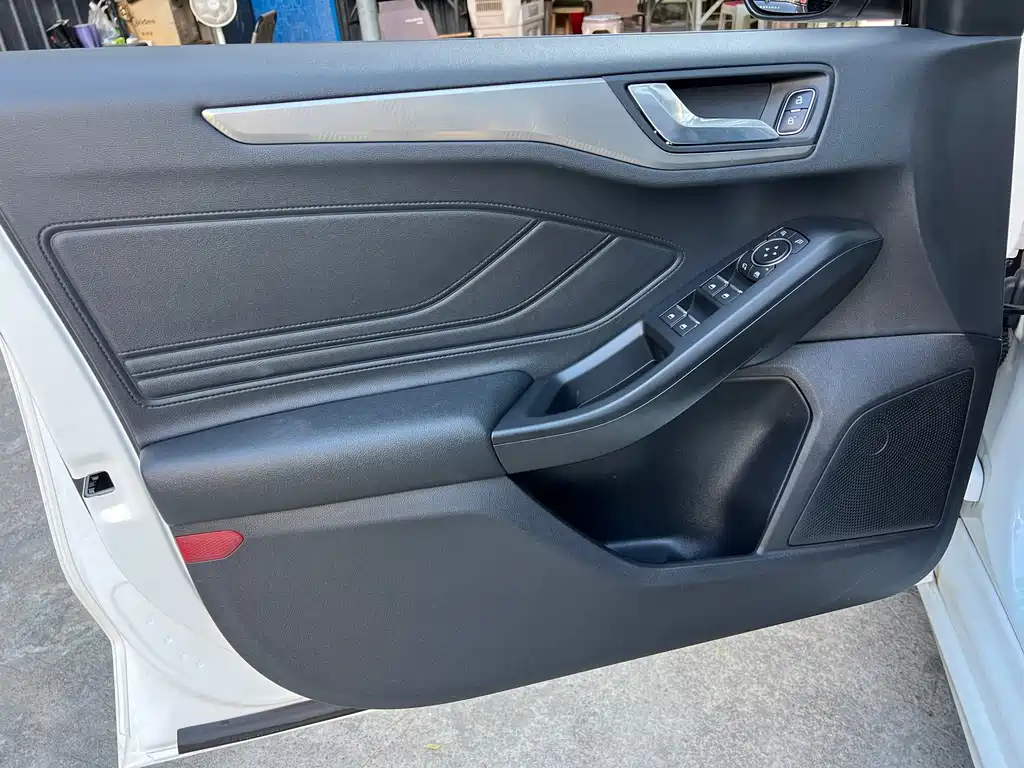 Ford Focus — миниатюра 7