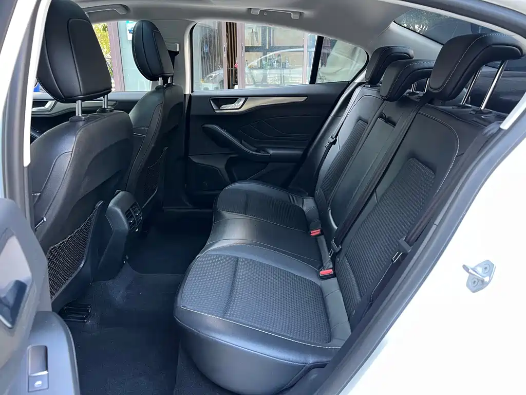 Ford Focus — миниатюра 9