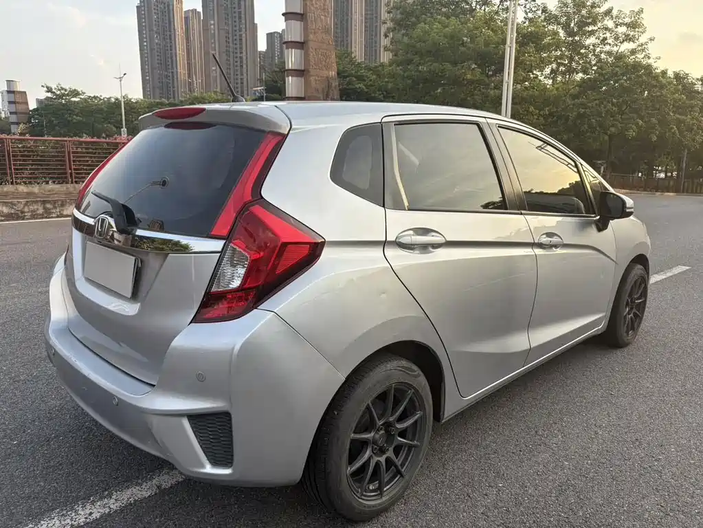 Honda Fit — миниатюра 4