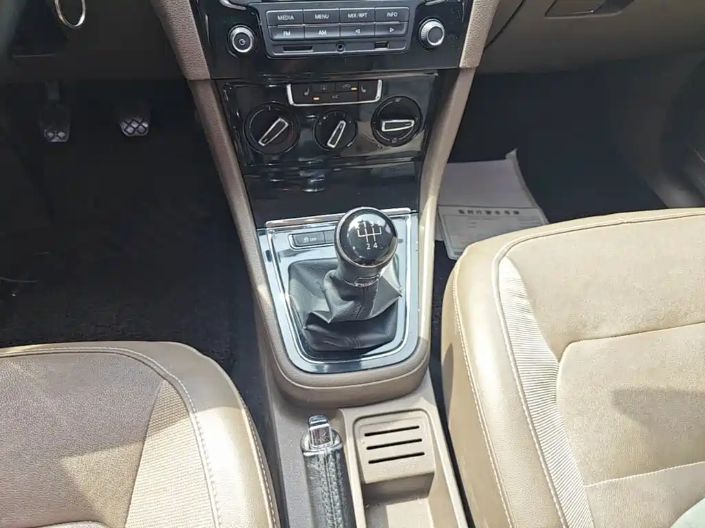 Volkswagen Bora — миниатюра 14