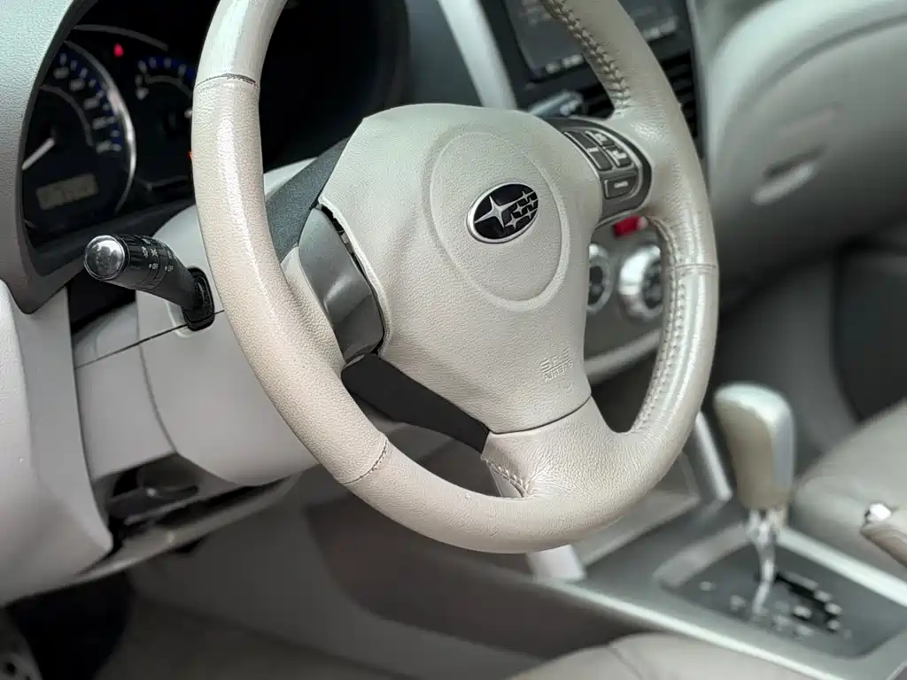 Subaru Forester 2011 2.0XS AT Luxury