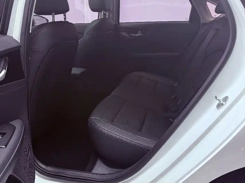Kia K3 — миниатюра 16