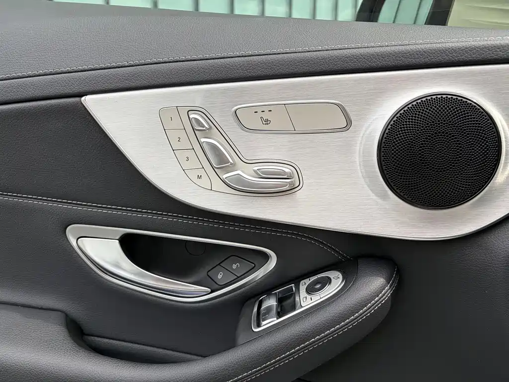 Mercedes-Benz C-Class (Import) — миниатюра 6