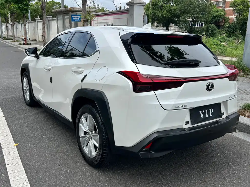 Lexus UX — миниатюра 15