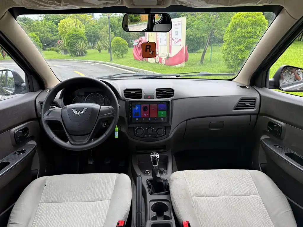 Wuling Hongguang — миниатюра 7