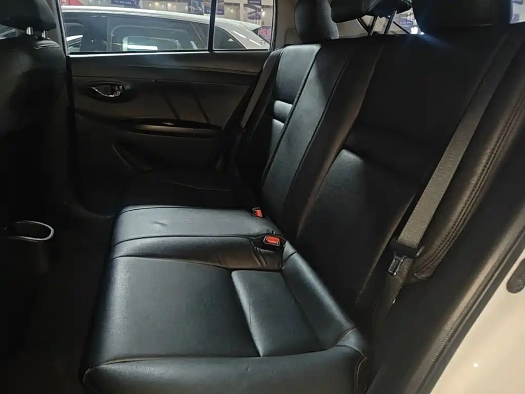 Toyota Yaris L — миниатюра 17