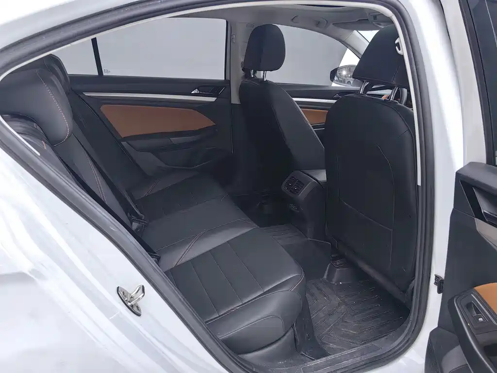Volkswagen Bora — миниатюра 9