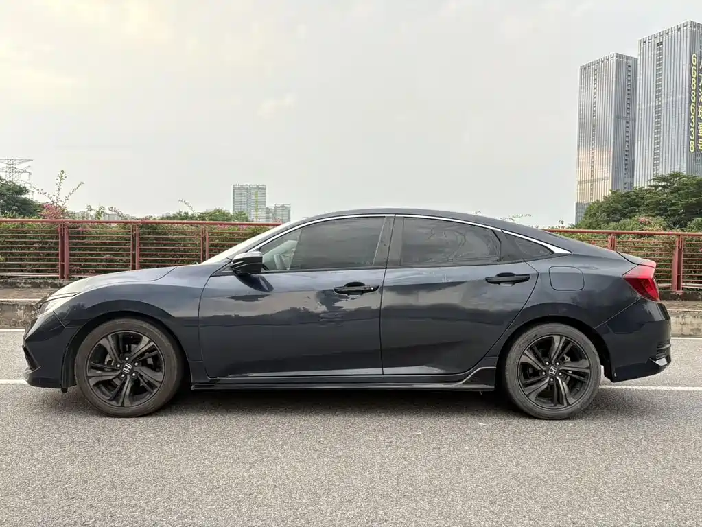 Honda Civic — миниатюра 7
