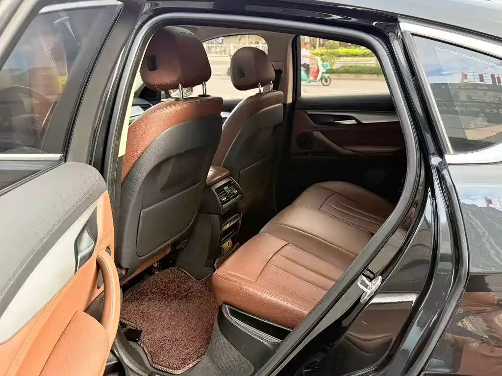 BMW X6 — миниатюра 5